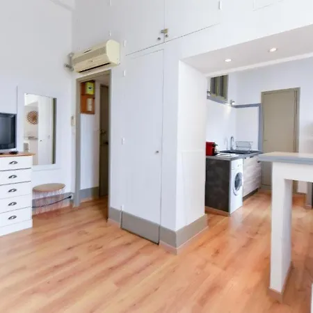 Elegant Pour 4 Personnes, A Quelques Pas De La Croisette Apartment