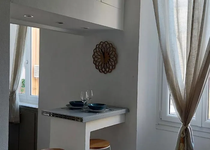 Elegant Pour 4 Personnes, A Quelques Pas De La Croisette